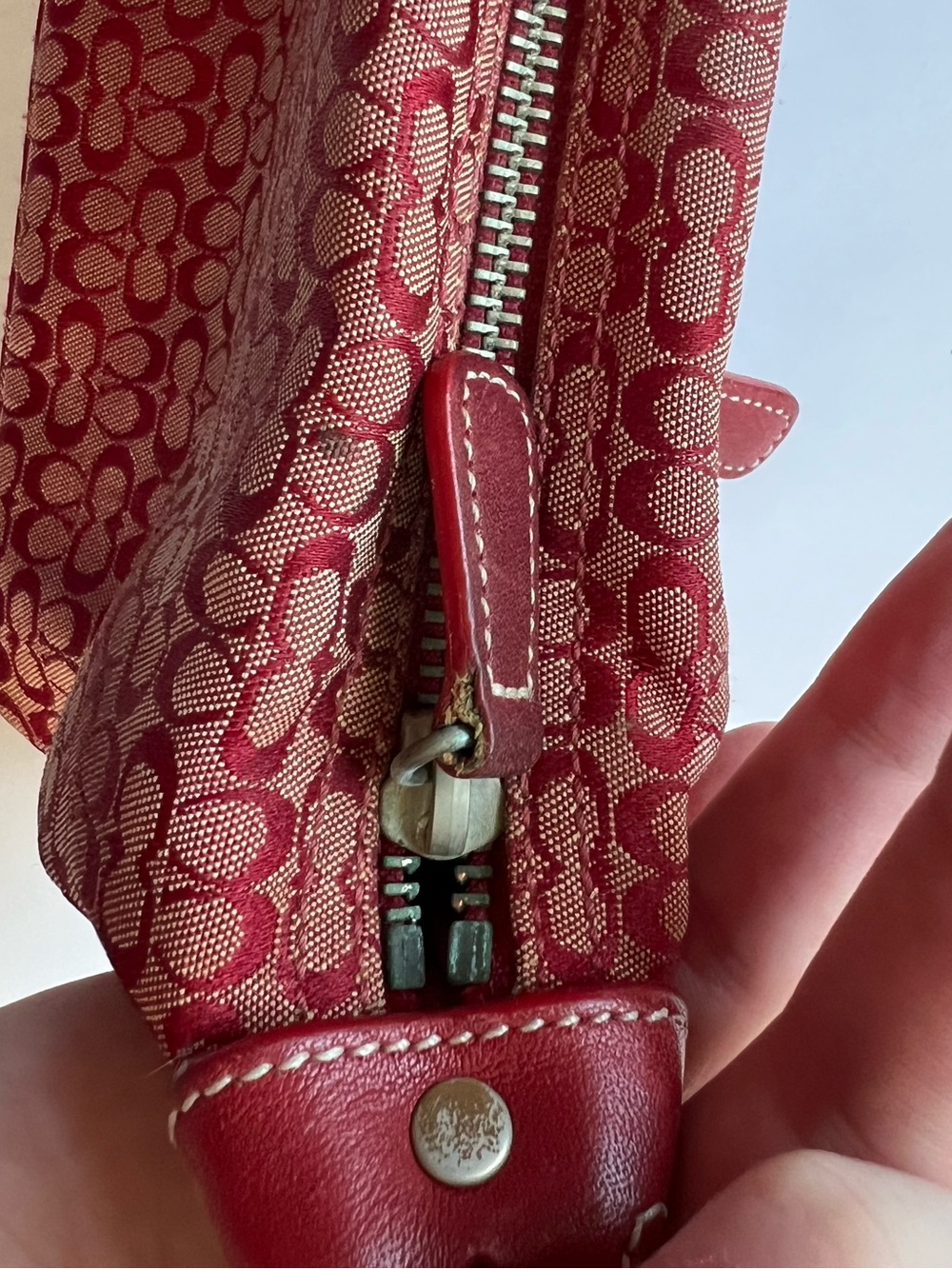 Coach 2000s Red Signature-Pattern Shoulder Bag - Picture 2 of 6